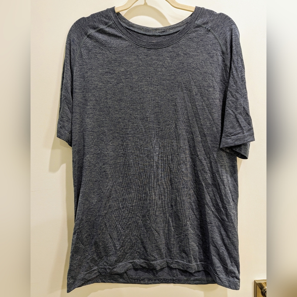 Lululemon "Live in Practice" T-Shirt in Blue, Size Large